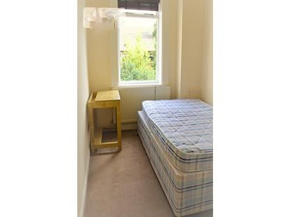 Room in a Shared Flat, Radbourne Road, SW12