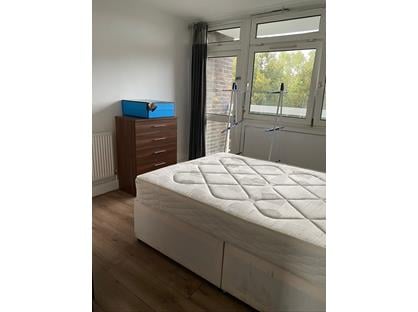 Room in a Shared Flat, Henty Close, SW11