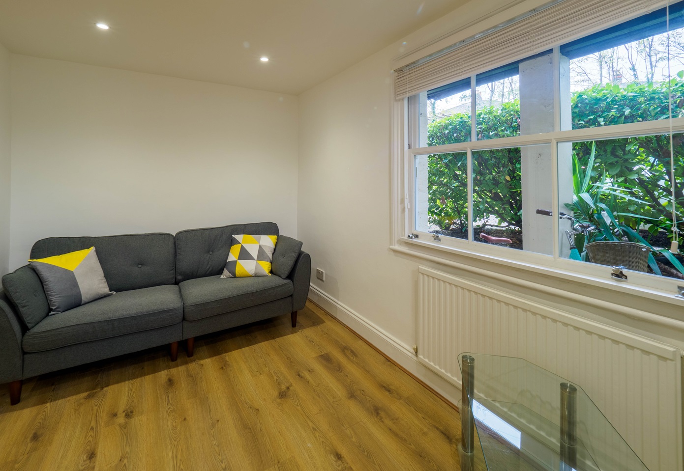 Richmond - 1 Bed Flat, Church Road, TW10 - To Rent Now for £1,660.00 p/m
