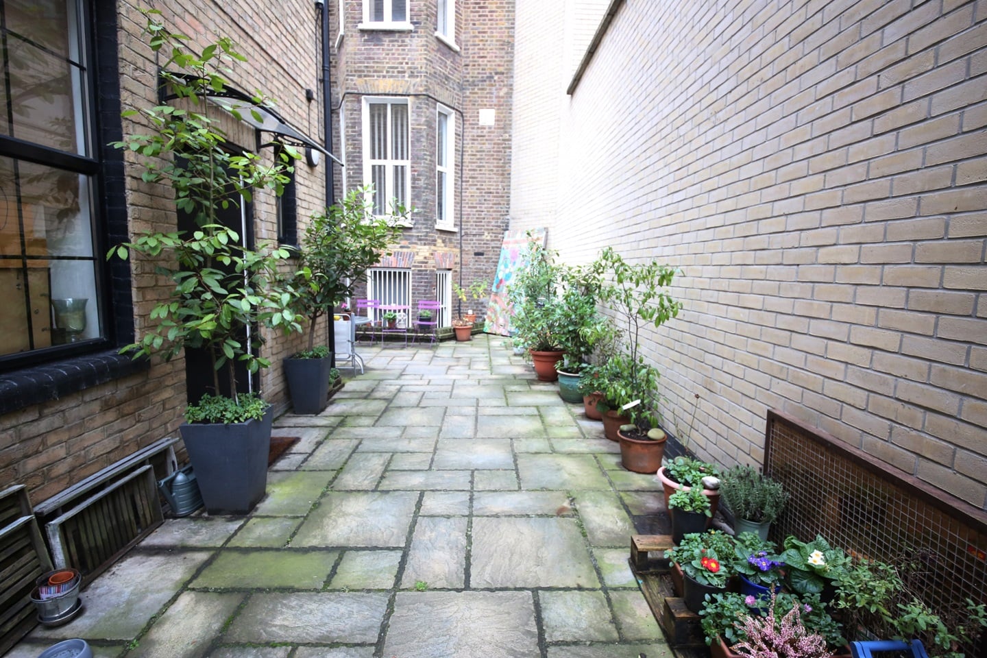 3 Bed Terraced House, Shore Road, E9 photo 2