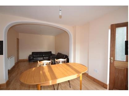 Room in a Shared House, Loxford Lane, IG1