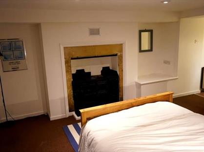 Studio Flat, Caroline Buildings, BA2