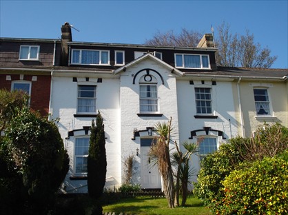 2 Bed Flat, Rathmore Road, TQ2