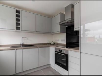 1 Bed Flat, Queens Terrace, SO14