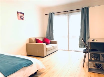 2 Bed Flat, Peninsula Court, E14