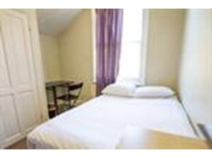 Room in a Shared Flat, Faraday Road, W3