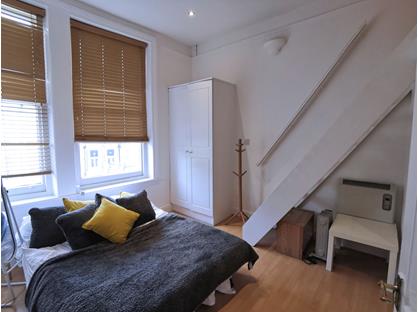 Studio Flat, Penywern Road, SW5