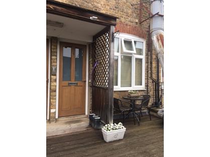1 Bed Flat, Upper Richmond Road West, SW14