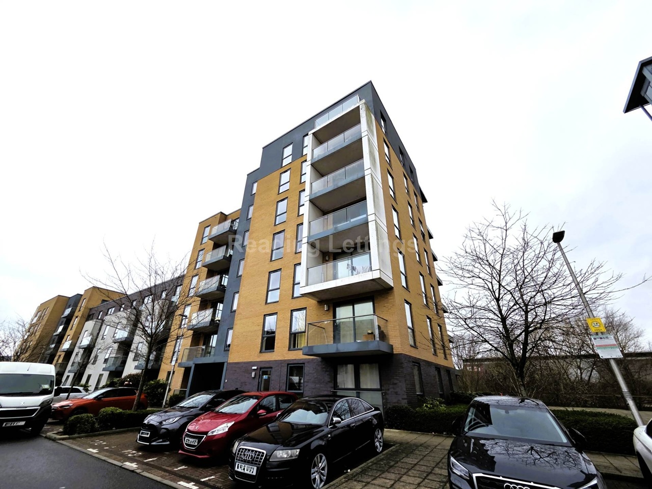 2 Bed Penthouse, Cygnet House, RG2, N1 7GU