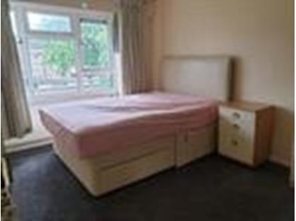 3 Bed Detached House, Denmark Gardens, SM5