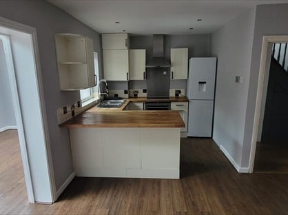 3 Bed Semi-Detached House, Deans Lane, HA8