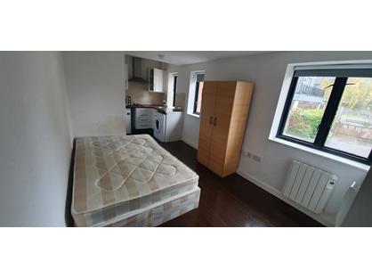 Studio Flat, Cantelupe Mews, RH19