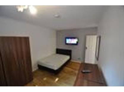 Room in a Shared Flat, Stoford Close, SW19