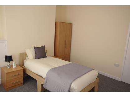 Room in a Shared House, John Street, S80