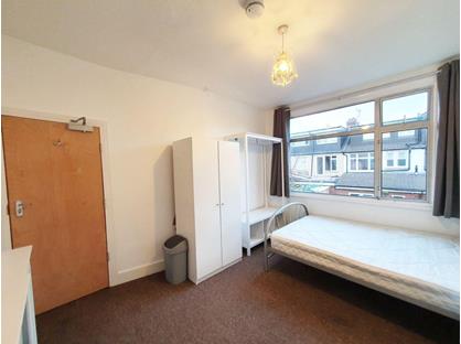 Room in a Shared House, Herbert Road, N15