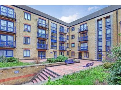 Room in a Shared Flat, Peninsula Court, E14