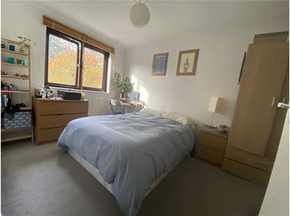 3 Bed Terraced House, Hickmore Walk, SW4