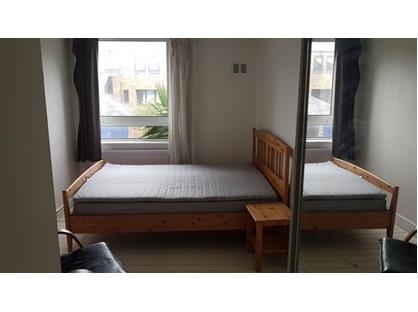 Room in a Shared Flat, Jansen Walk, SW11