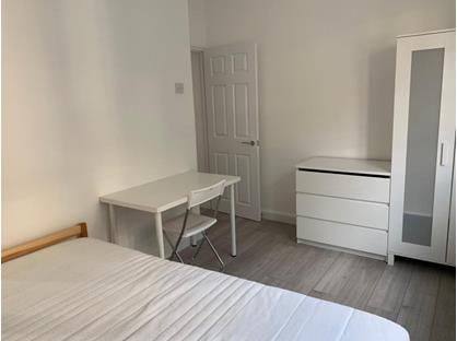 Room in a Shared Flat, White City Estate, W12