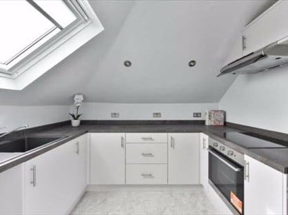 1 Bed Flat, Invermene House, KT17