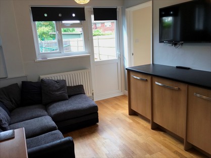 5 Bed Terraced House, Sherborne Road, PO19