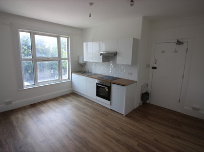 Bedsit, Croydon Road, SE20