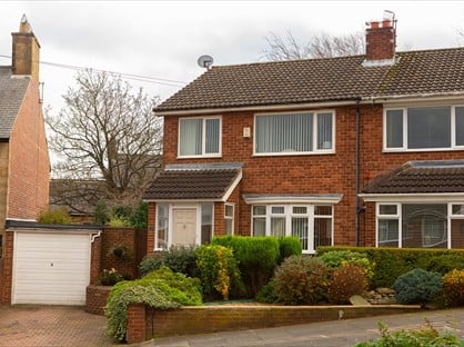 3 Bed Semi-Detached House, Lawrence Court, NE21