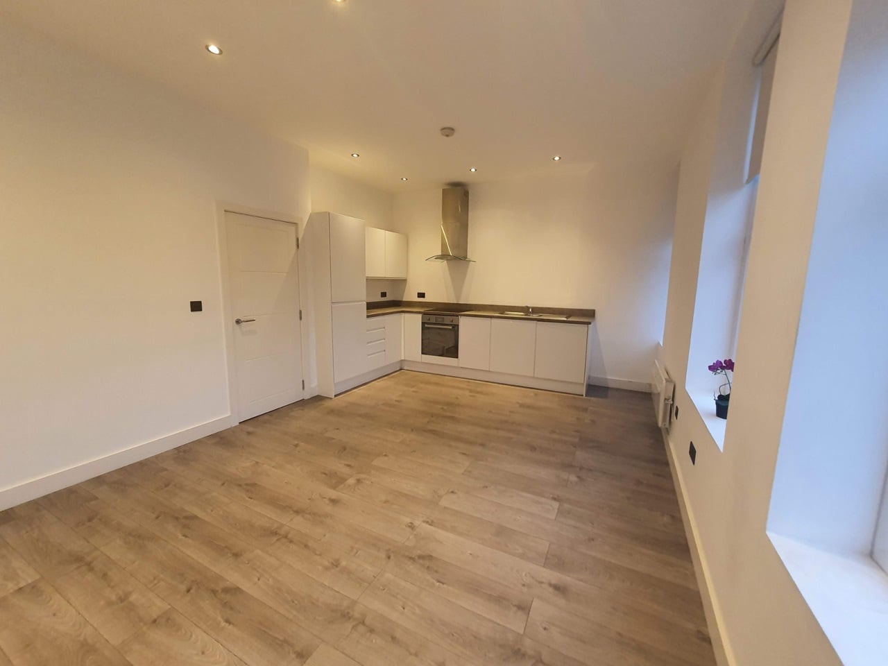 1 Bed Flat, Talbot Road, M16 photo 2