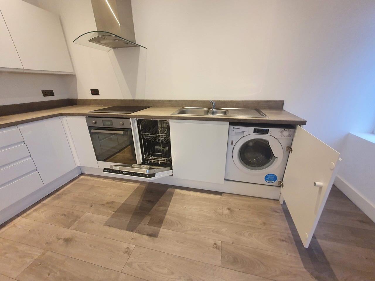 1 Bed Flat, Talbot Road, M16 photo 5