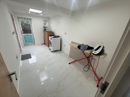 Studio Flat, Crosthwaite Way, SL1