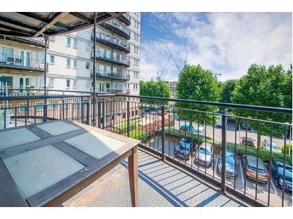 Room in a Shared Flat, Central House, E15