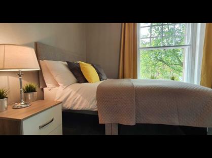 Room in a Shared Flat, High Street, ST5