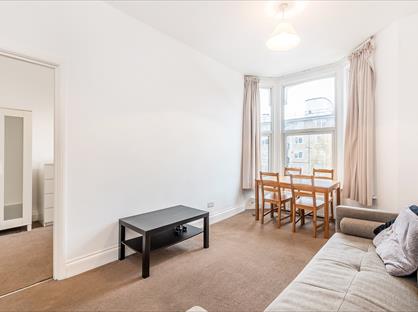 1 Bed Flat, First Floor, SW9