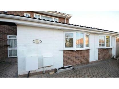 2 Bed End Terrace, Hawkesbury Drive, RG31