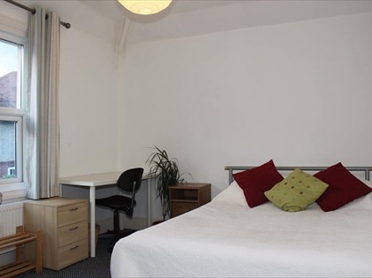 5 Bed Semi-Detached House, Langhorn Road, SO16