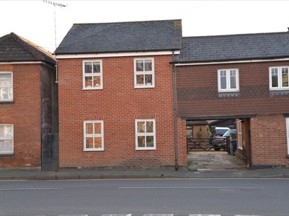 1 Bed Flat, Meadrow, GU7