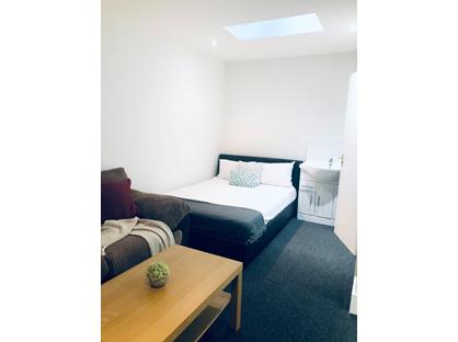 Room in a Shared Flat, City Road, EC1V