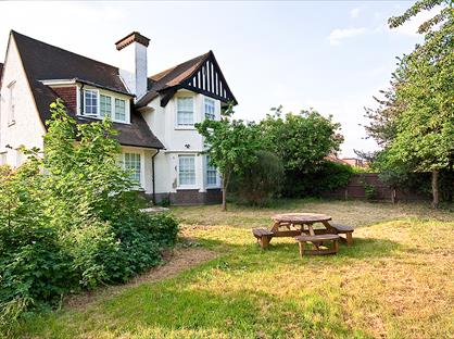 Room in a Shared House, Broadwater Road, SW17