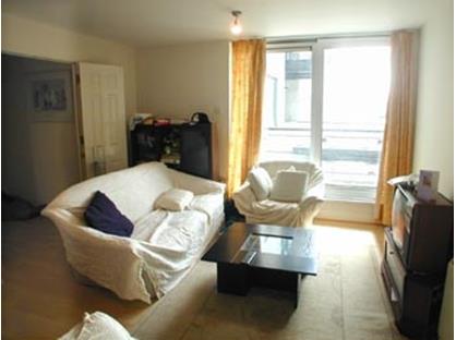 2 Bed Flat, Fishguard Way, E16