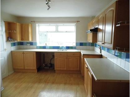 3 Bed End Terrace, Springfield Crescent, S44