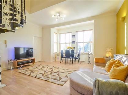 2 Bed Flat, Crowstone Road, SS0