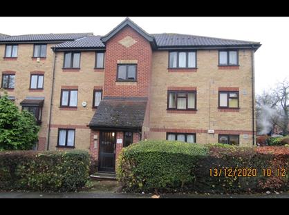 Studio Flat, Wroxall Court, RM19