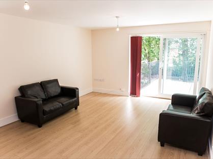 2 Bed Flat, Osborne Road South, SO17