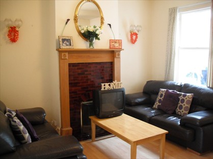4 Bed Terraced House, Lyndhurst Road, BA2