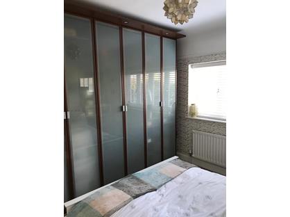 Room in a Shared House, Roundwood Way, SM7