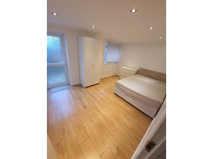 2 Bed Flat, Babington Road, NW4
