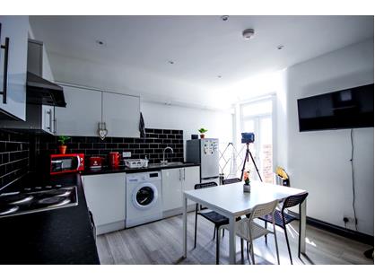 4 Bed Terraced House, Gerald Road, M6