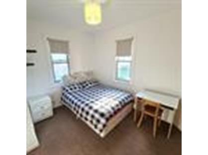 Room in a Shared House, Henchman Street, W12