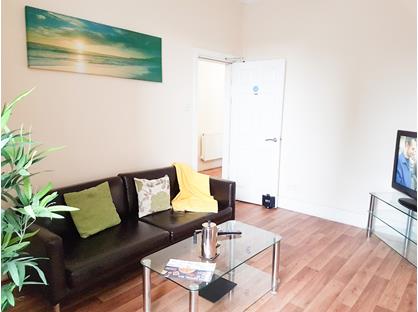 Room in a Shared House, Barton Road, M32
