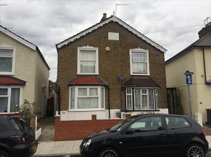 3 Bed Semi-Detached House, Chapel Road, TW3